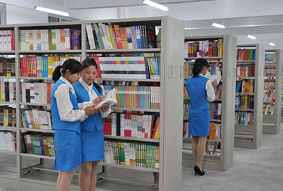 贵州省旅游学校图书阅览
